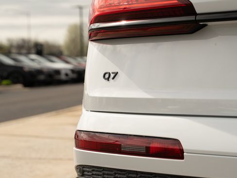New 2026 Audi Q7 3.0T Premium Plus AWD/4WD image 32