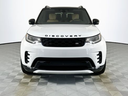 New 2026 Land Rover Discovery Dynamic SE image 2