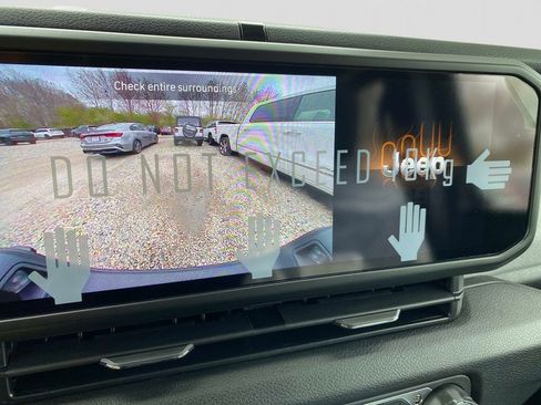 New 2026 Jeep Gladiator Sport AWD/4WD image 9