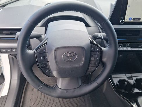 Used 2025 Toyota Prius image 14