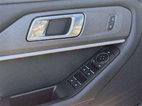 Used 2025 Ford Explorer ST-Line image 14