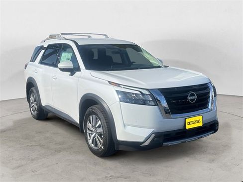 New 2025 Nissan Pathfinder SL image 4