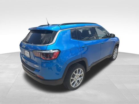 Used 2023 Jeep Compass Latitude AWD/4WD image 8