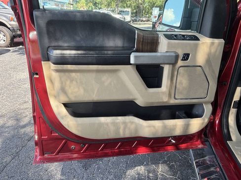 Used 2017 Ford F150 Lariat RWD image 13