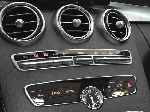 Used 2019 Mercedes-Benz C 300 Sedan image 32