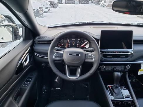 New 2026 Jeep Compass Latitude image 9