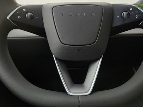 Used 2026 Tesla Model Y 2WD image 75