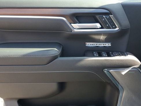 New 2026 GMC Sierra 1500 Denali w/ Denali Reserve Package AWD/4WD image 18