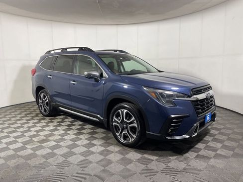 Used 2023 Subaru Ascent Touring image 2