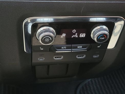 Used 2023 GMC Yukon Denali Ultimate AWD/4WD image 21