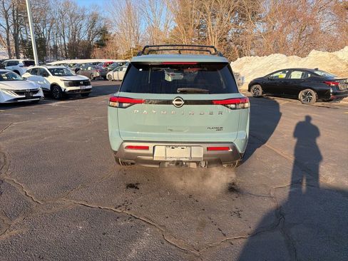 New 2026 Nissan Pathfinder Platinum image 4