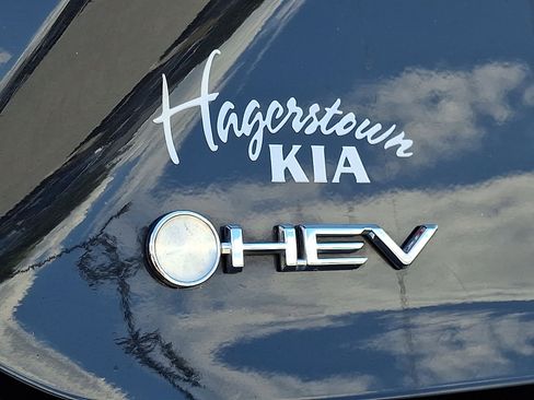 Used 2025 Toyota Camry SE FWD image 31