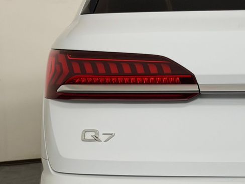 Used 2024 Audi Q7 3.0T Premium Plus w/ Premium Plus Package AWD/4WD image 30