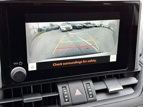 Used 2023 Toyota RAV4 XLE Premium image 20