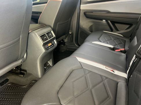 New 2026 Volkswagen Atlas Peak Edition image 12