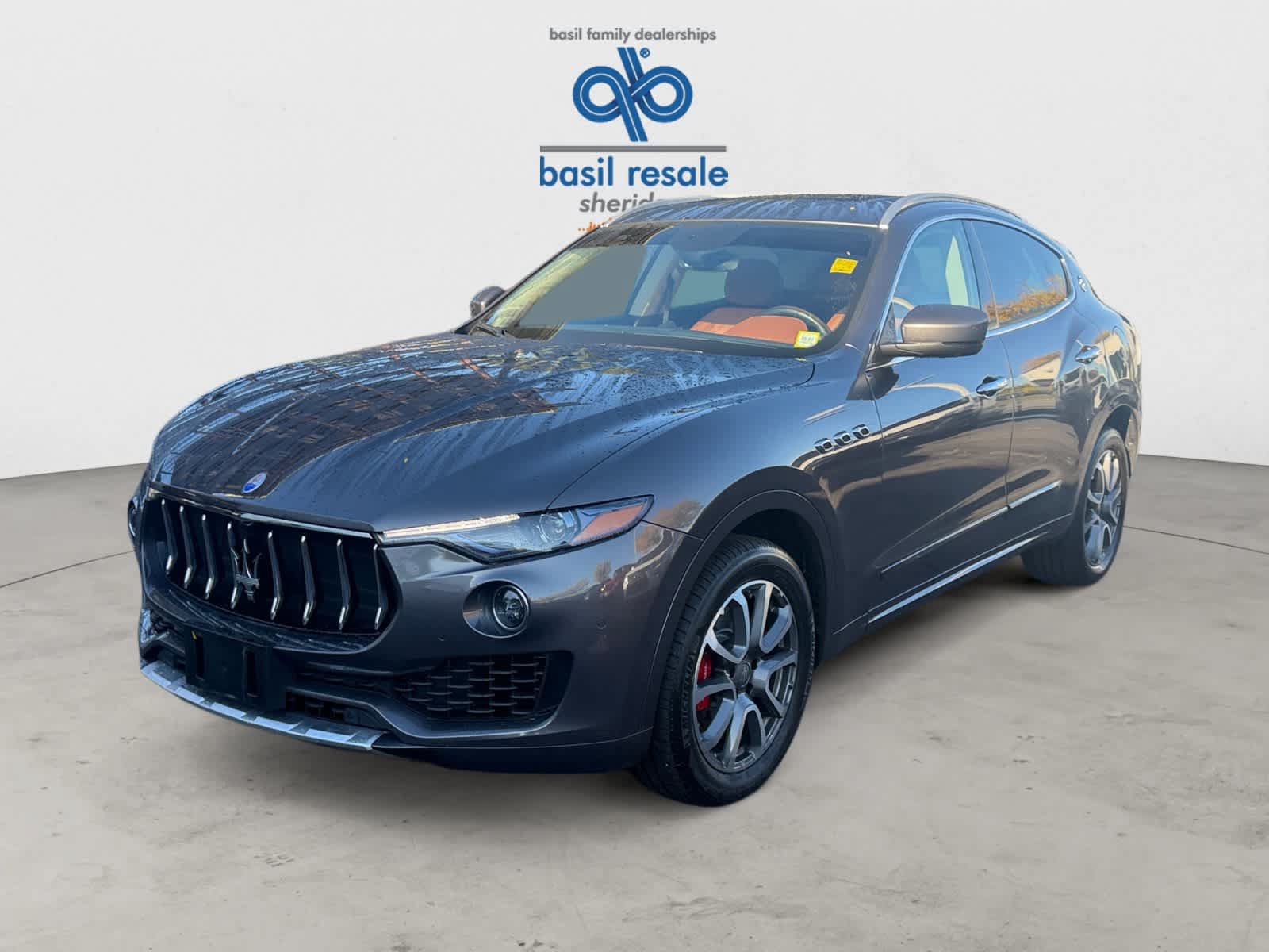 Used 2017 Maserati Levante w/ Luxury Package AWD/4WD image 2