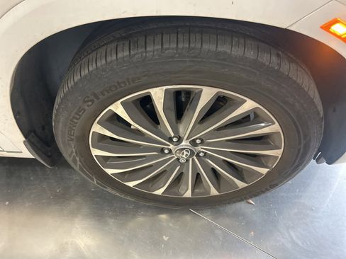 Used 2023 Hyundai Palisade Calligraphy image 5