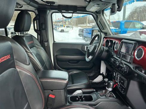 Certified 2018 Jeep Wrangler Unlimited Rubicon w/ Dual Top Group image 23