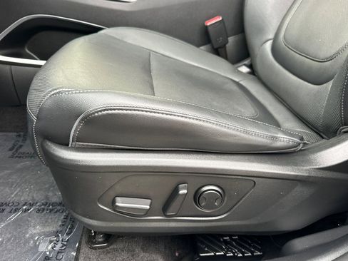 Used 2023 Hyundai Tucson Limited FWD image 13