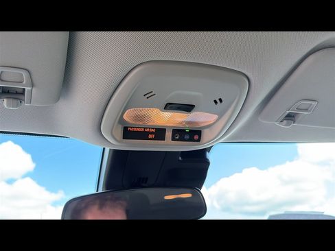 Used 2025 Chevrolet Trax ACTIV w/ Driver Confidence Package FWD image 17