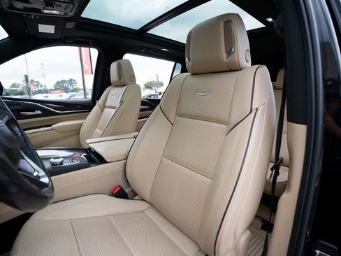 Used 2022 Cadillac Escalade ESV Premium Luxury AWD/4WD image 31
