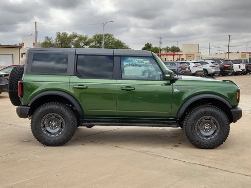 New 2024 Ford Bronco Outer Banks image 5