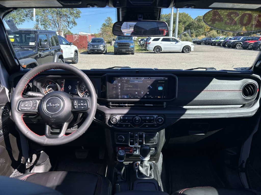 Certified 2024 Jeep Wrangler Unlimited Rubicon w/ Convenience Group AWD/4WD image 18