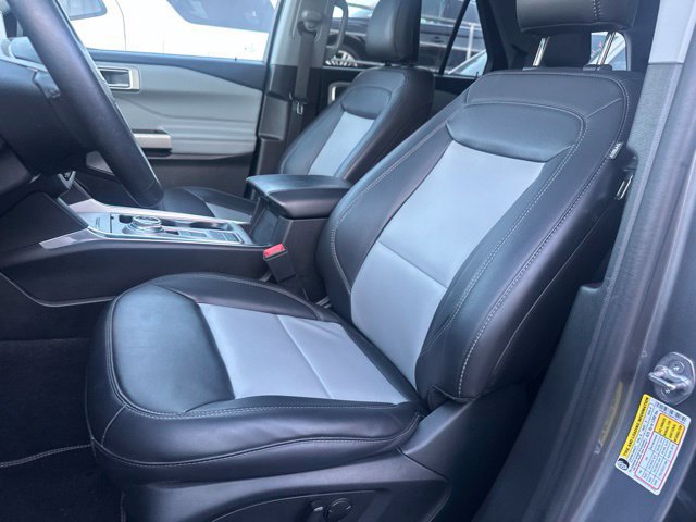 Used 2023 Ford Explorer XLT w/ Equipment Group 202A RWD image 13