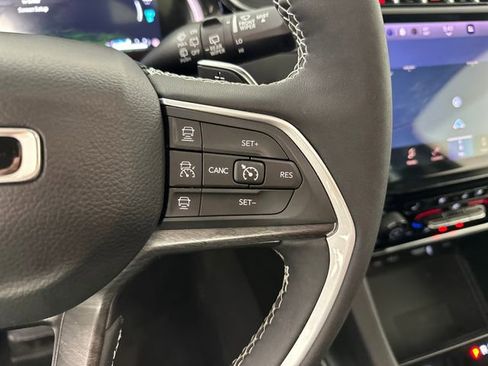 Used 2023 Jeep Grand Cherokee 4WD 4xe w/ Luxury Tech Group II image 16