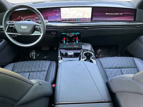 Certified 2026 Cadillac Escalade IQ Luxury 1 AWD/4WD image 17