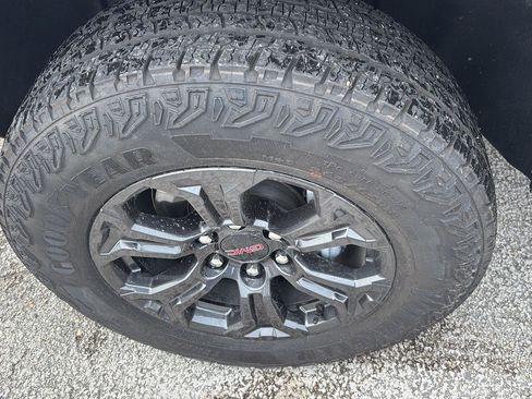 Used 2025 GMC Canyon Elevation w/ Convenience Package AWD/4WD image 12