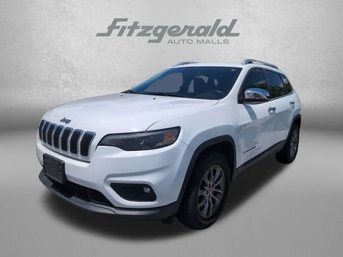 Used 2019 Jeep Cherokee Latitude Plus w/ Cold Weather Group AWD/4WD image 3