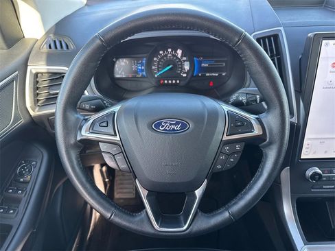 Used 2024 Ford Edge SEL image 11