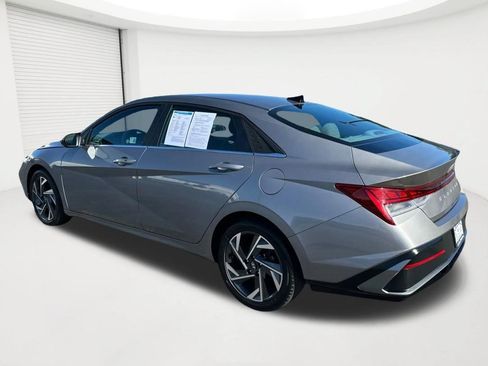 Certified 2024 Hyundai Elantra SEL w/ Convenience Package FWD image 7