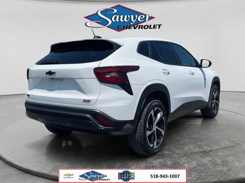 Certified 2024 Chevrolet Trax RS FWD image 5