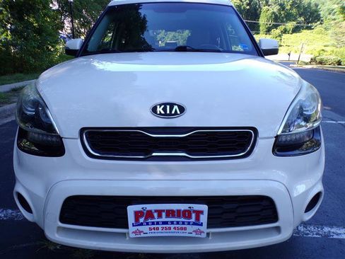 Used 2012 Kia Soul ! FWD image 2