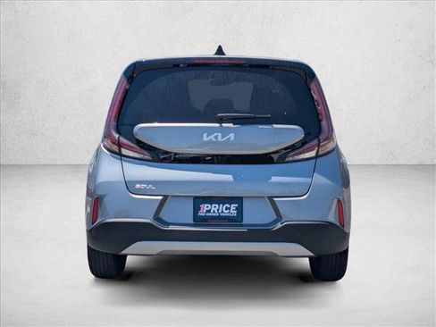 Used 2024 Kia Soul LX w/ Option Group 015 FWD image 6