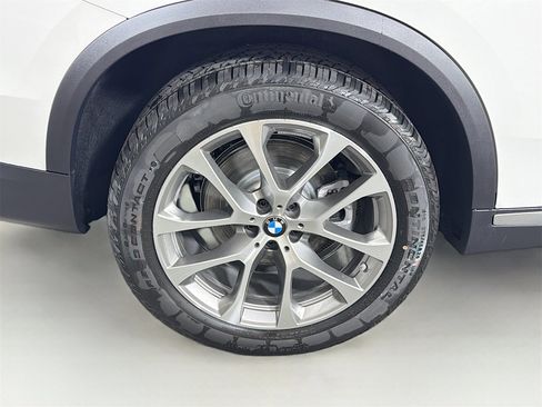 New 2026 BMW X5 xDrive40i w/ Climate Comfort Package image 36