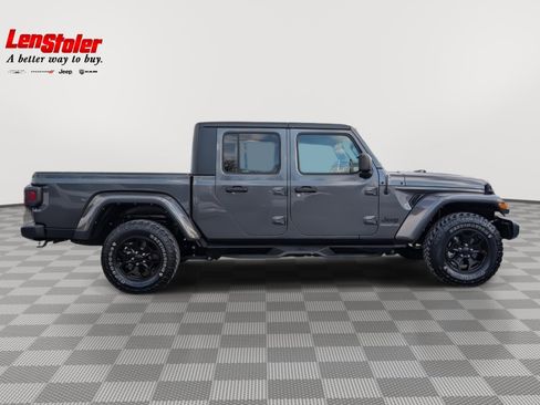 Used 2021 Jeep Gladiator Willys image 3
