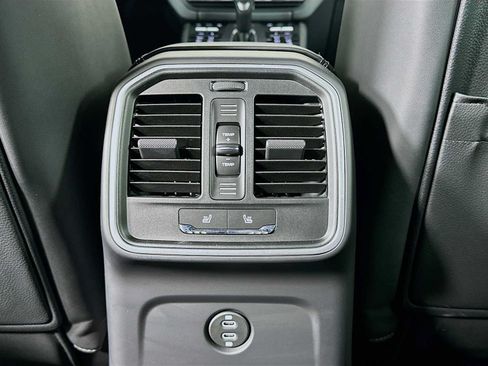 Certified 2026 Porsche Macan AWD/4WD image 26