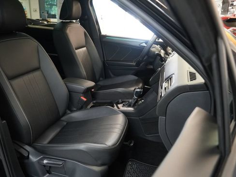 Used 2023 Volkswagen Tiguan SE R-Line AWD/4WD image 33
