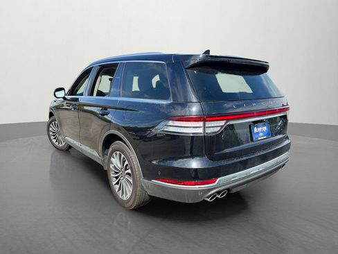 Used 2024 Lincoln Aviator Reserve AWD/4WD image 4