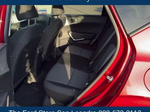 Used 2025 Kia Soul LX w/ LX Technology Package image 13