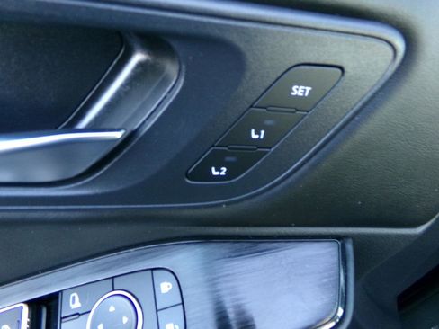 Used 2023 Nissan Rogue SL AWD/4WD image 11