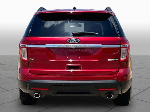 Used 2014 Ford Explorer XLT w/ Equipment Group 202A FWD image 4