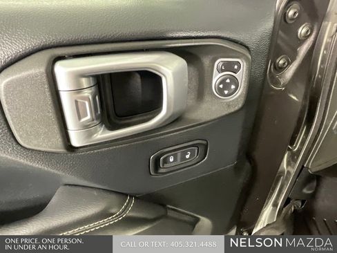 Used 2019 Jeep Wrangler Unlimited Sahara w/ Safety Group AWD/4WD image 18