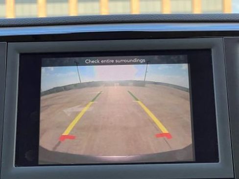 Used 2020 Chrysler Voyager Lxi image 96