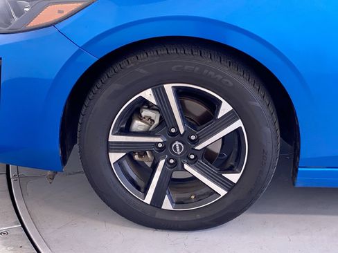 Used 2025 Nissan Sentra SV FWD image 12
