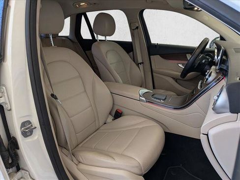 Used 2021 Mercedes-Benz GLC 300 image 20