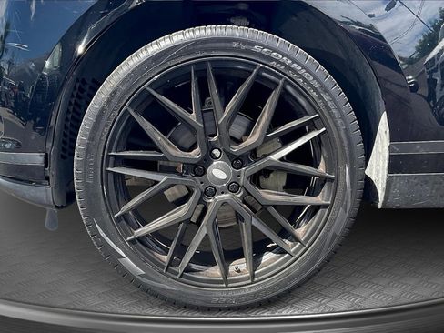 Used 2019 Land Rover Range Rover Velar S image 9